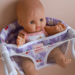 TINY HARLOW | Chaise Haute de Table pour Poupée - Cerises