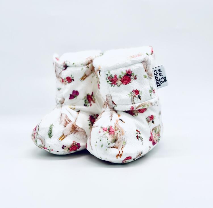 BEBE Ô CHAUD | Pantoufles à Velcro - Cygne en fleur (18-24 mois)