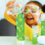 GLO PALS | Personnage Lumineux avec Cubes 100% recyclé - Pippa vert