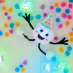 GLO PALS | Personnage Lumineux avec Cubes - Party (9 couleurs)