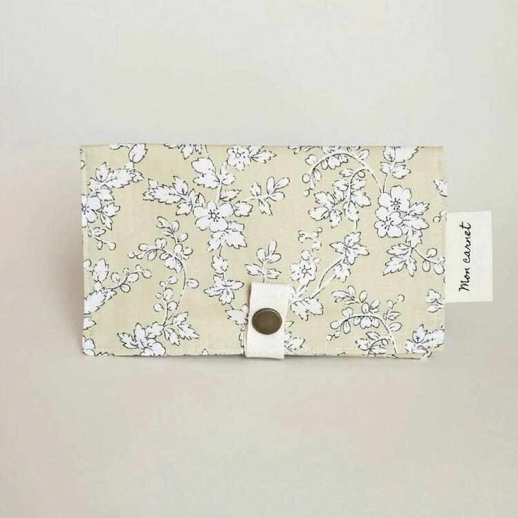 SAUGE & CO | Protège Carnet de Santé ou Passeport - Beige leaves