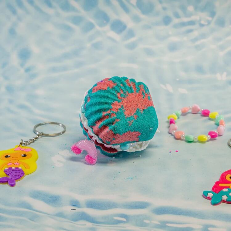 LA FABRIK | Bombe de Bain Surprise - Pearl - Coquillage bracelet élastique