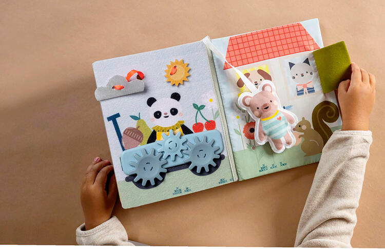 TAF TOYS | Livres d'Activités - Dans la maison
