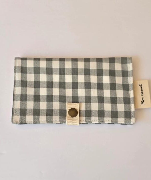 SAUGE & CO | Protège Carnet de Santé ou Passeport - Gingham sauge