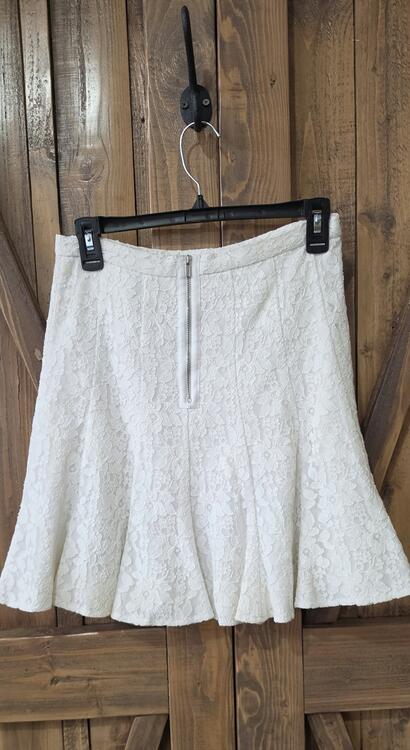 BCBG MAXAZRIA | Jupe en dentelle fleuri - Gr 02